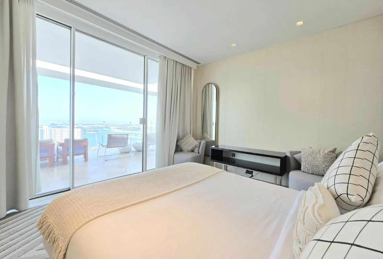 Venduras- 4Br Luxe Duplex Penthouse At Palm Private Pool Apartment Dubai 0*,  United Arab Emirates